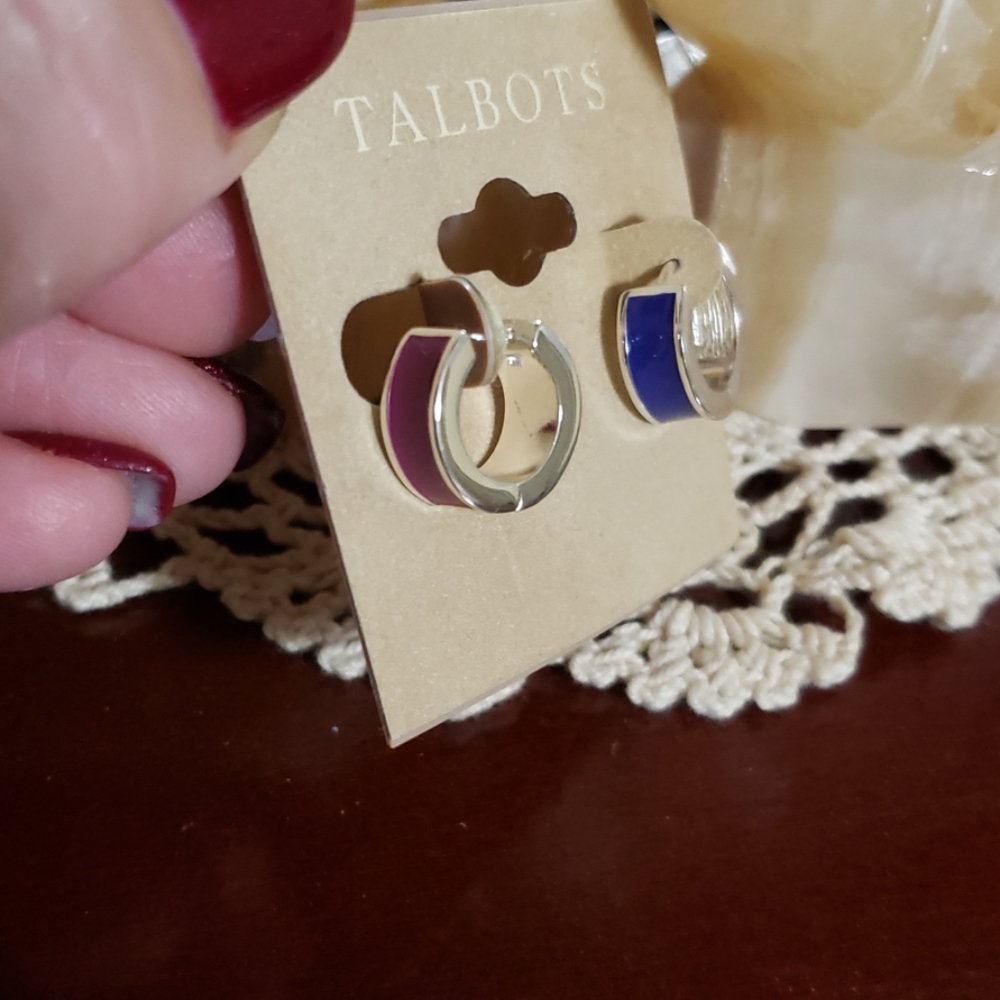 Small hoop earings